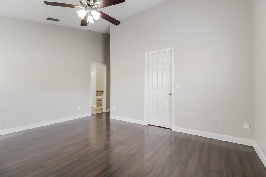 Building Photo - 14525 Lisalynne Ct