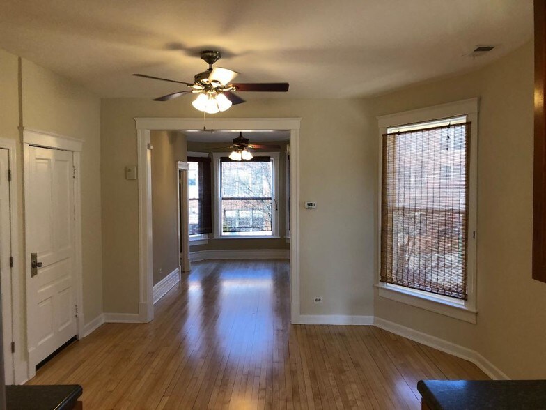 Building Photo - 1709 Irving Park W Rd