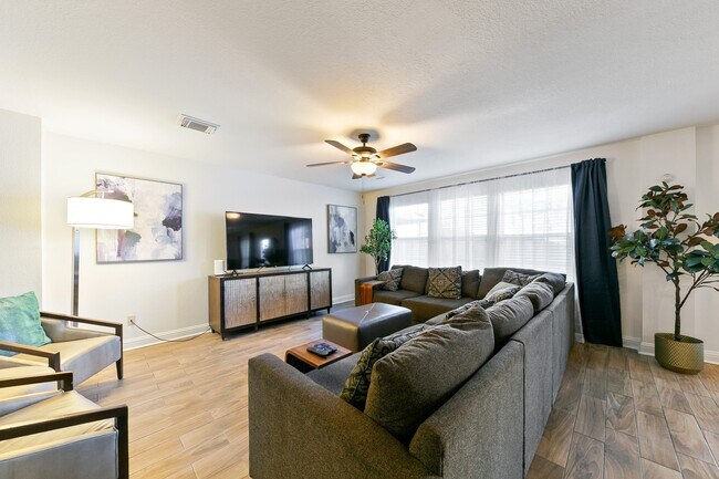 Building Photo - 2651 Skyview Shadows Ct