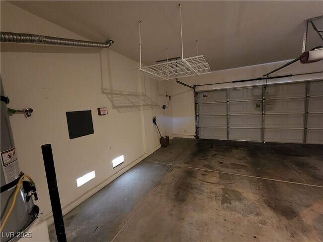Building Photo - 6434 N Buttercup Creek St