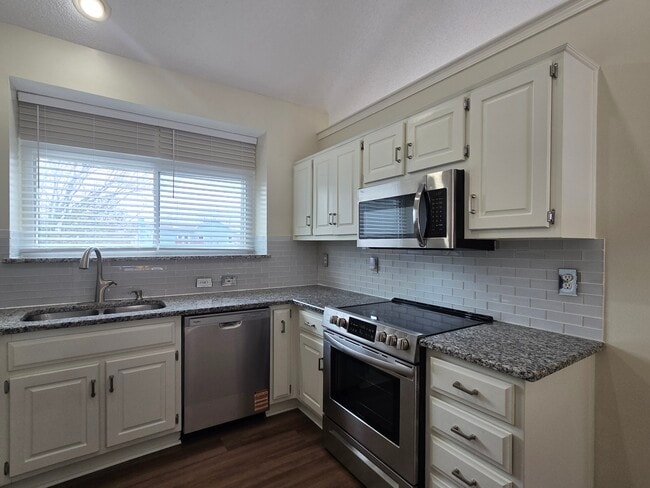 Building Photo - 16316 S Hunter St