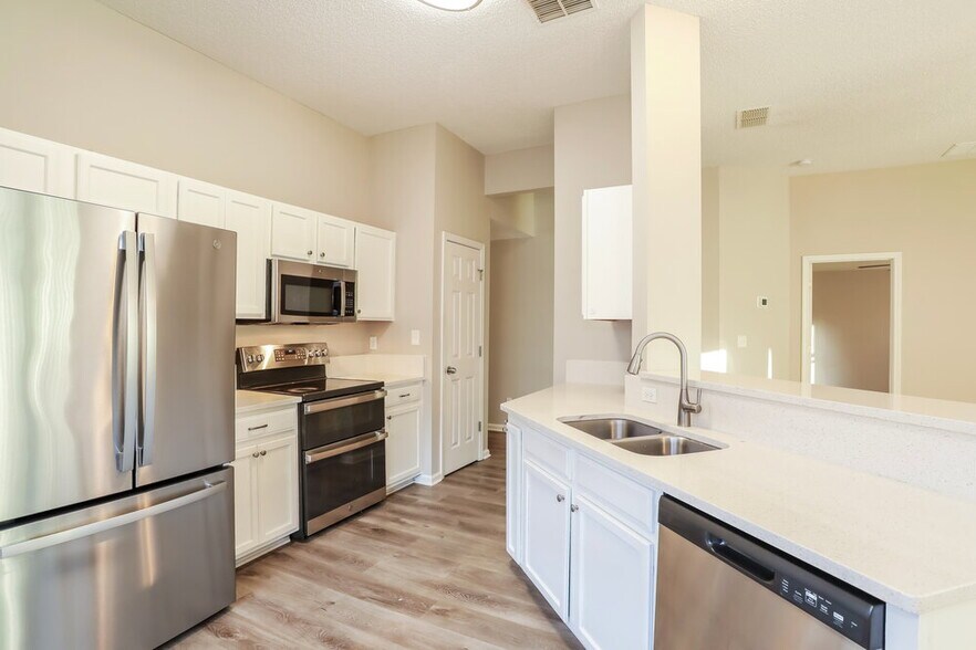Building Photo - 2712 Secret Harbor Dr