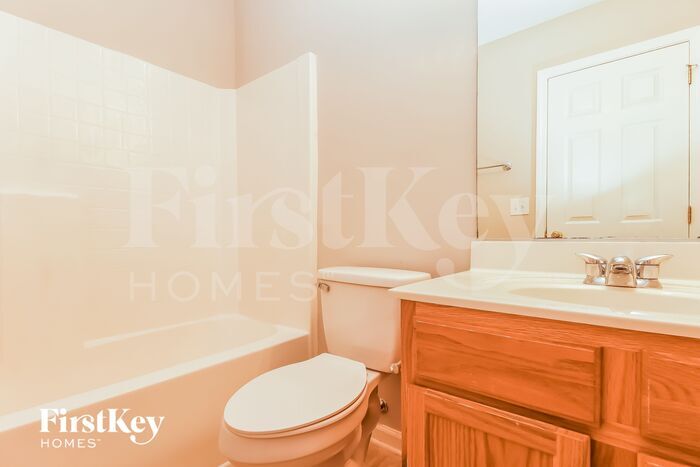 Building Photo - 110 Larkspur Dr
