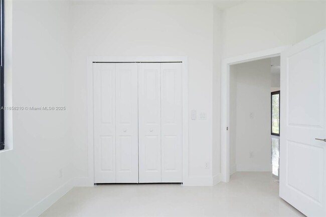 Building Photo - 3216 40th St SW