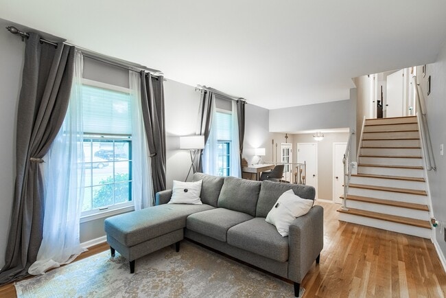 Building Photo - 3 Bed 2.5 Bath in Overland Park Nall Hills