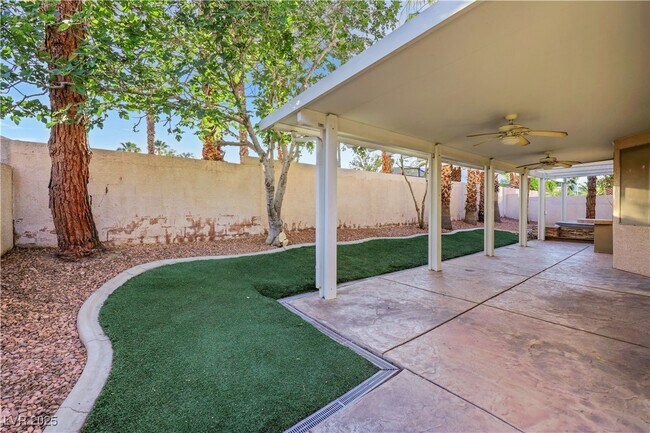 Building Photo - 249 Gentle Springs Dr
