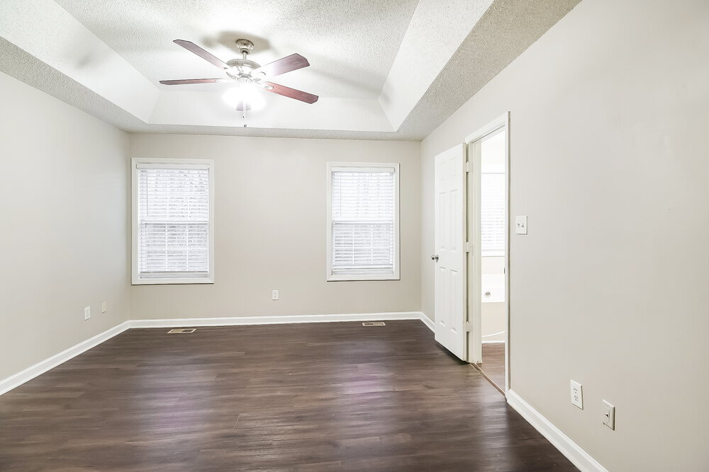 Building Photo - 544 Basswood Way