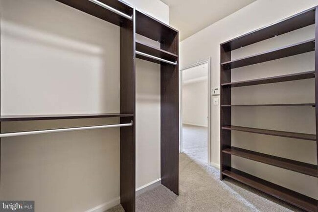 Building Photo - 43097 Thoroughfare Gap Terrace