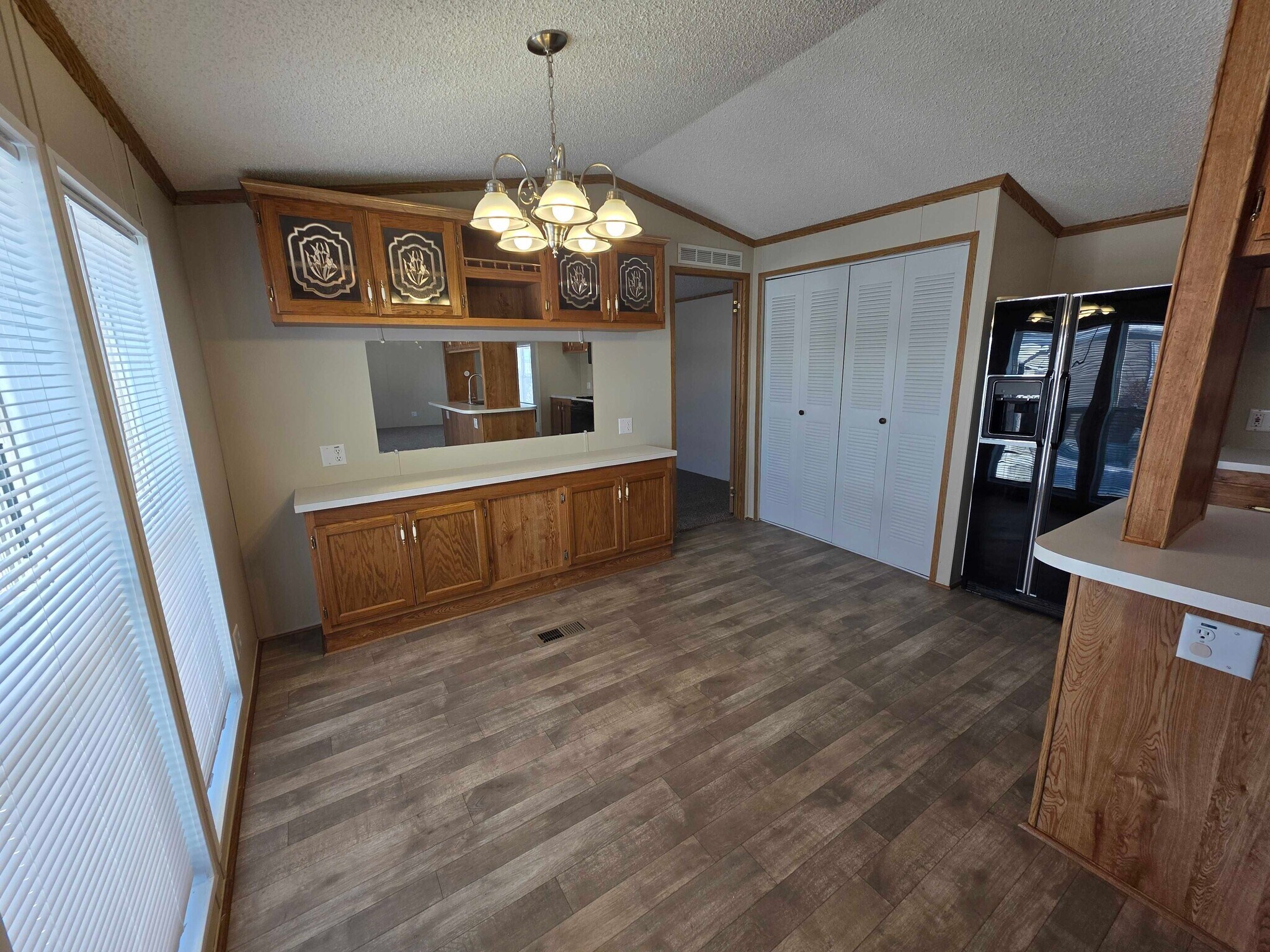 Building Photo - 4461 Beechwood St