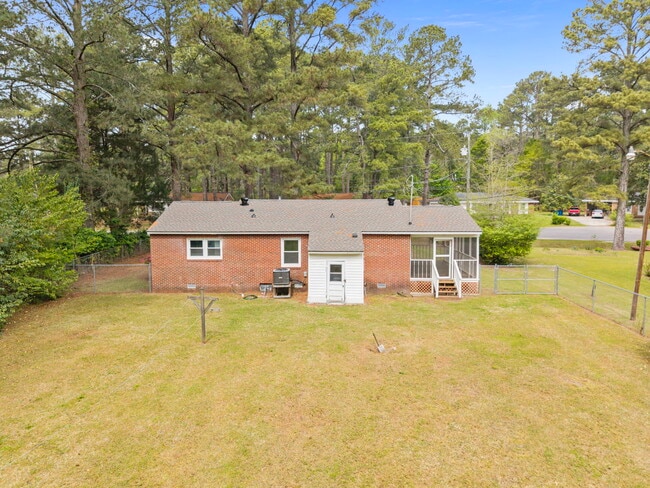 Building Photo - 110 Moore Rd