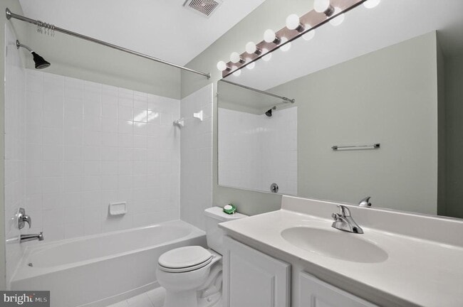 Building Photo - 43278 Sunderleigh Square