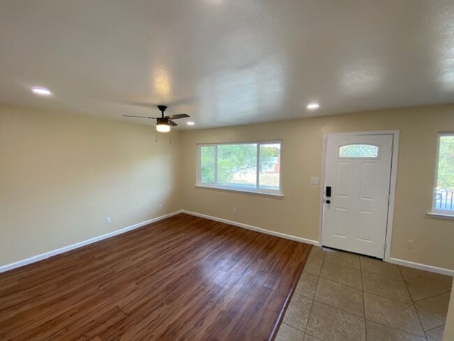 Building Photo - 5712 Kenneth Ave