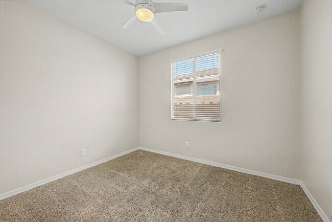 Building Photo - Glendale Home