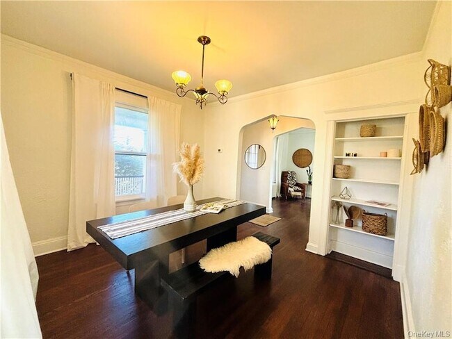 Building Photo - 194 N Midland Ave