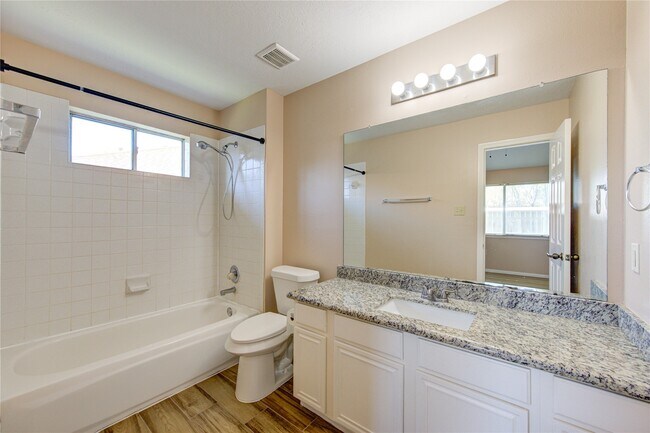 Building Photo - 5349 Pinewood Terrace