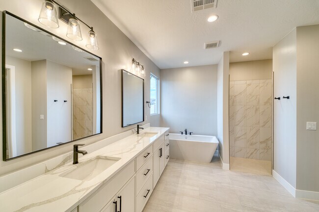 Building Photo - 362 Firerock Way