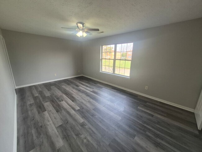 Building Photo - 13-15 Shenandoah Dr.