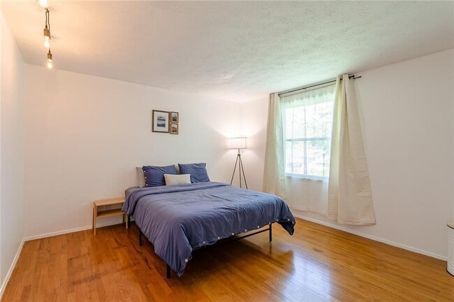 Building Photo - 256 Blackwell Ln