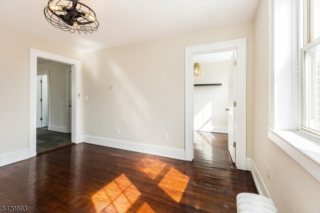 Building Photo - 43 Pleasant Way