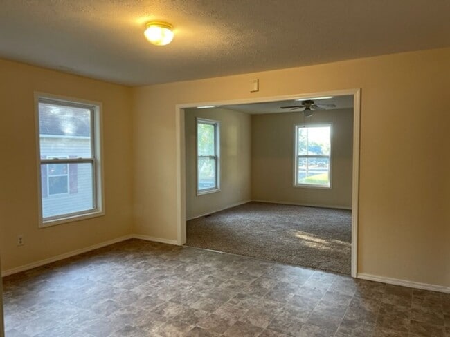 Building Photo - 1021 E Lynn St