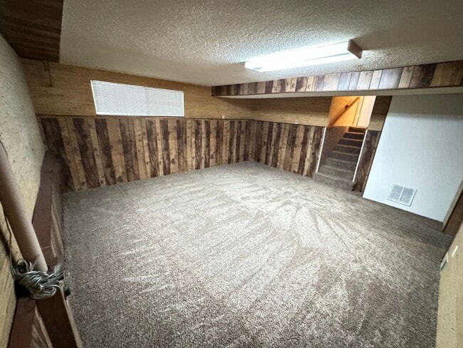 Building Photo - Lovely home in the Villas Community - Age Restricted Community 55+