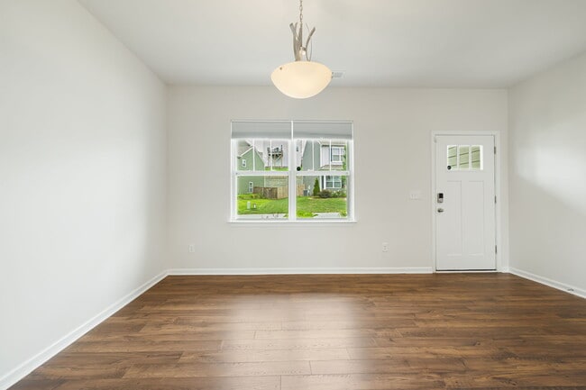 Building Photo - 206 Marathon Ln