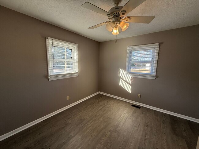 Building Photo - 2223 Carbine St