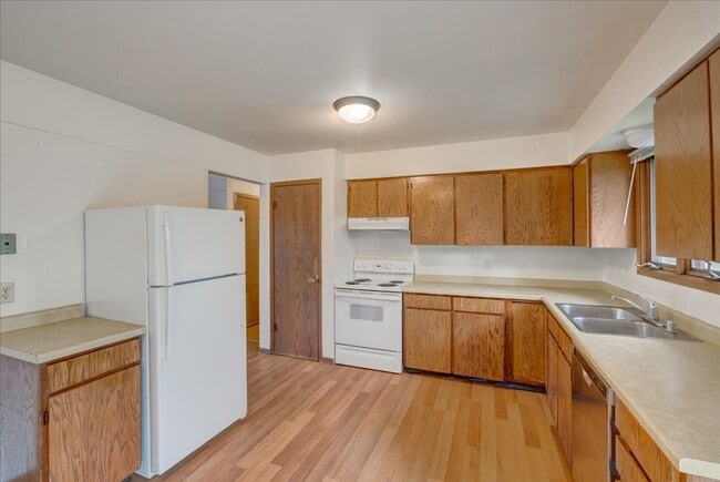 Building Photo - 1329/1331 S Thompson Dr