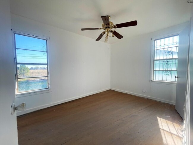 Building Photo - 703 Williams Ave