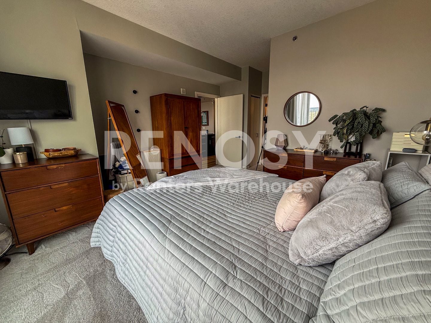 Building Photo - 929 Portland Ave S