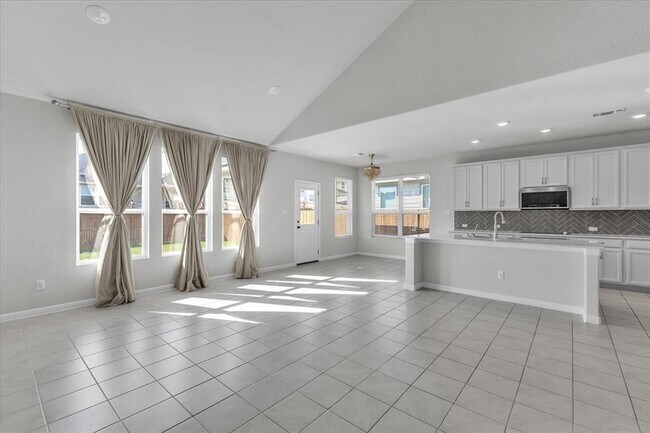 Building Photo - 19321 Hartwell Dr