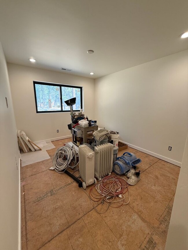 Building Photo - 153550 Little River Loop
