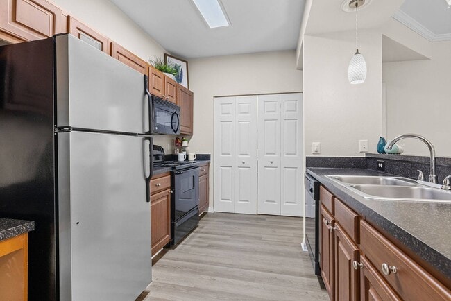 Building Photo - Avenue at Timberlin Park