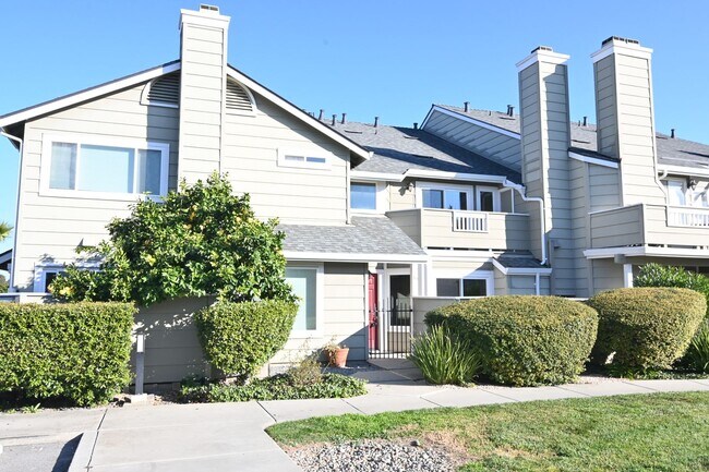 Building Photo - Nicely upated 2 Story Townhouse at Mansion Park with 2 Master Suites.