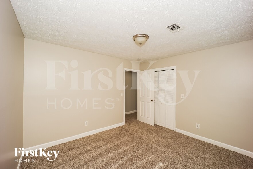 Building Photo - 5008 Springtree Ct