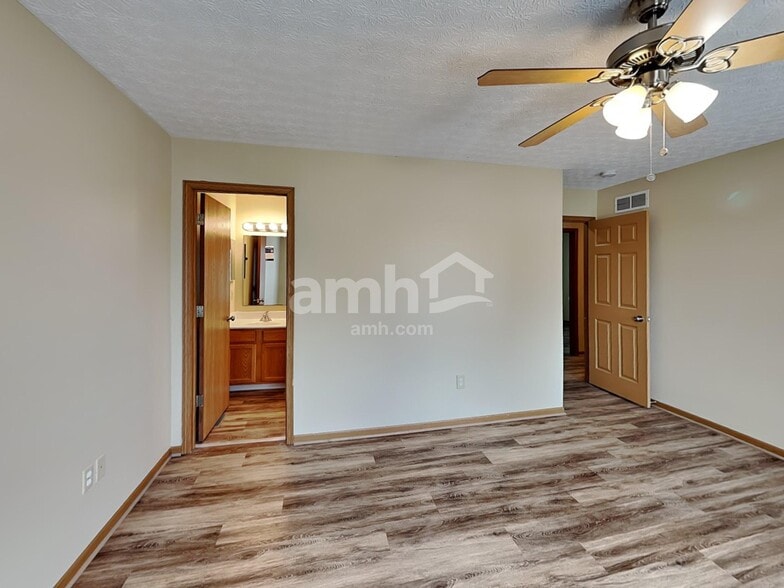 Building Photo - 5298 Rifle Dr