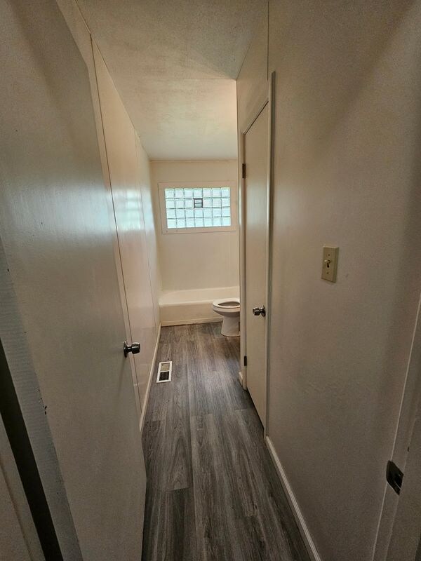 Building Photo - 105 Melvin Dr