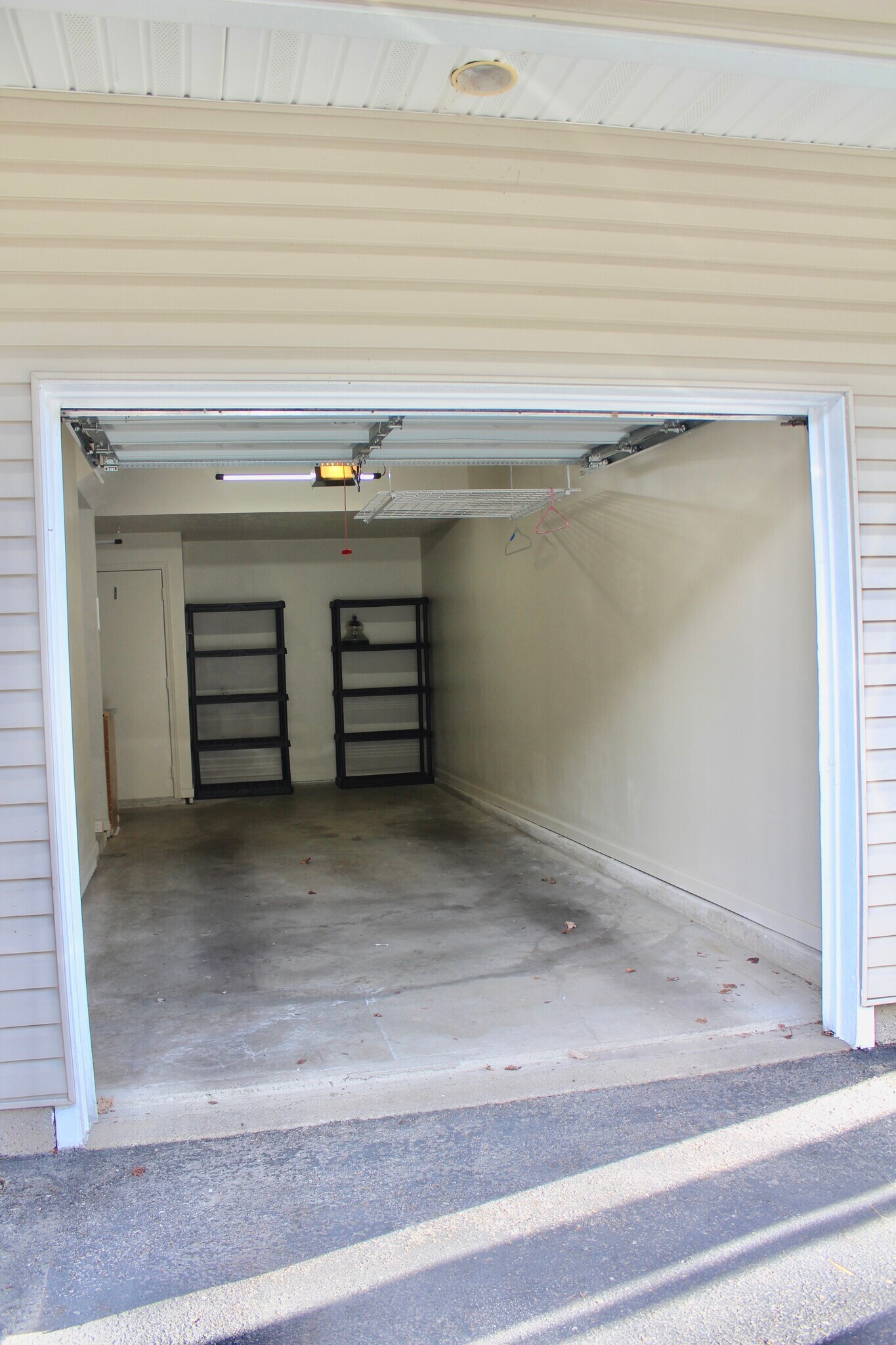 Building Photo - 1233 Eagle Pointe Dr