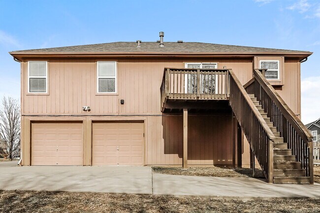 Building Photo - 712 Hibiscus Cir