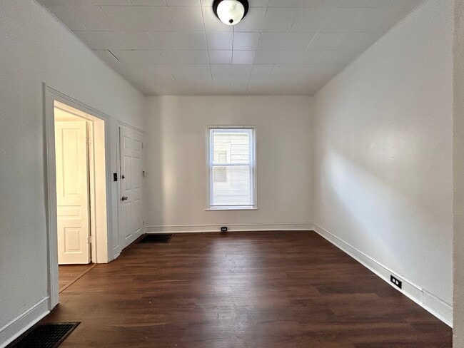 Building Photo - Three Bedroom Home in Southeast Grand Rapids