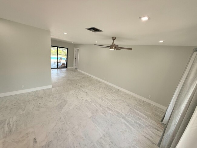 Building Photo - 4760 NW 5th Ln