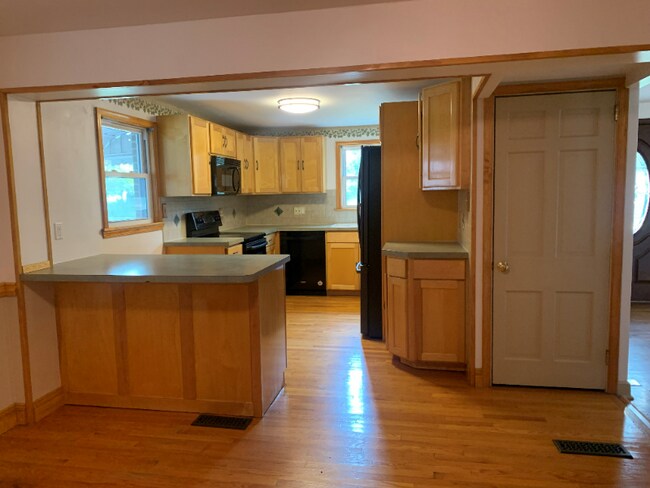 Building Photo - 2042 Fairland Ave