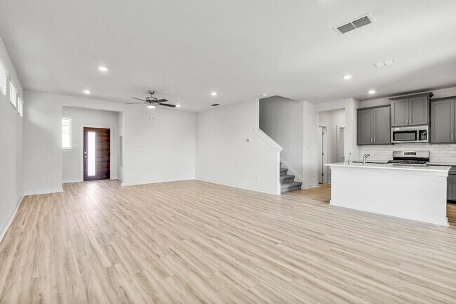 Building Photo - 223 Garner Dr