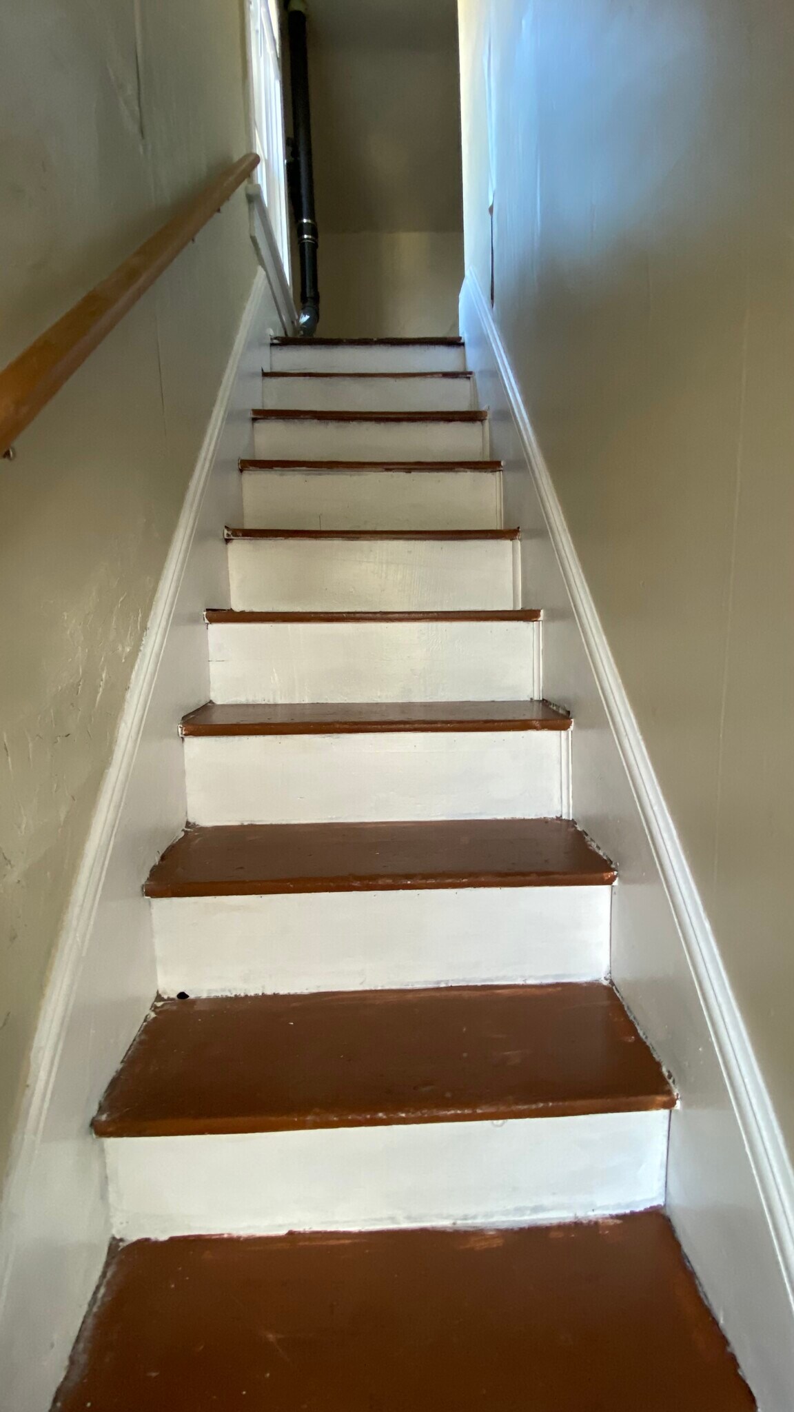 Building Photo - 401 1st Ave