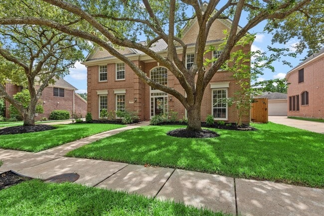 Building Photo - 22007 Crossbrook Dr