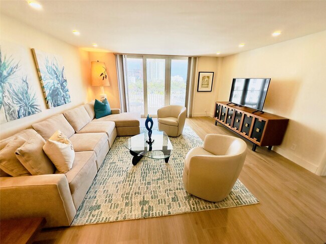 Building Photo - 1 Las Olas Cir