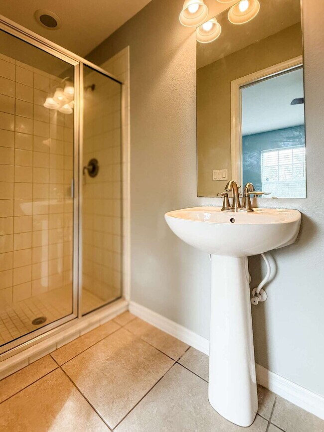 Building Photo - 10144 Arbor Run Dr