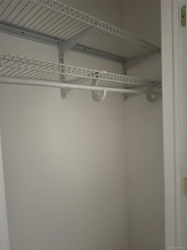 Building Photo - 38 Chelsea Dr