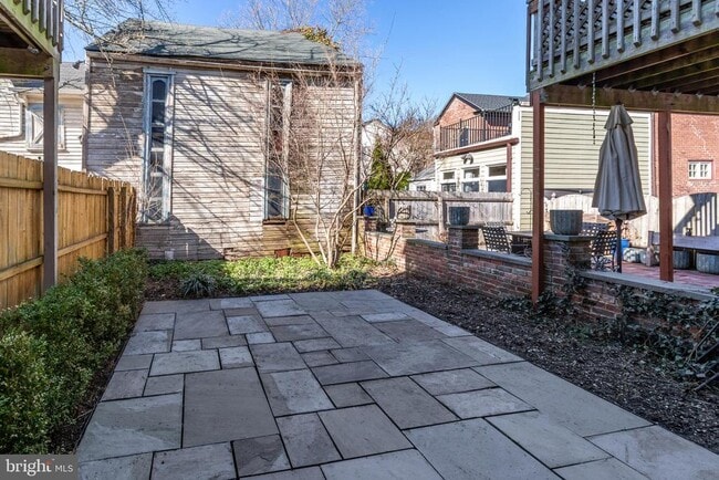 Building Photo - 62 Church St