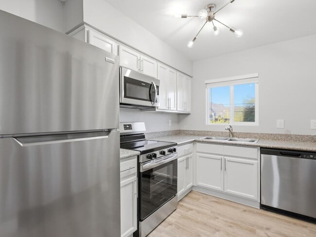 Building Photo - 127 S Outpost Rd